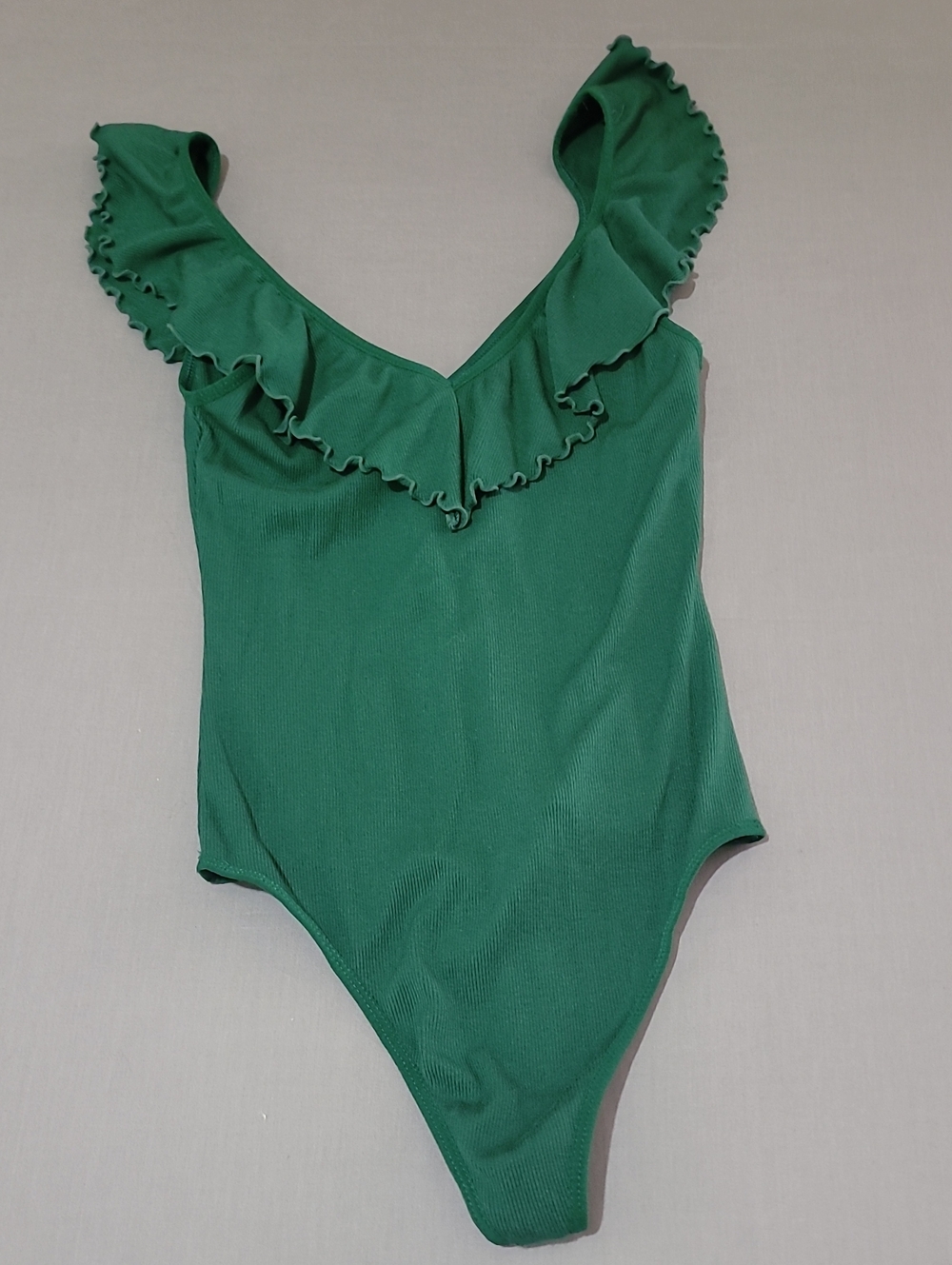 Wilfred Green Ruffle V‑Neck Bodysuit